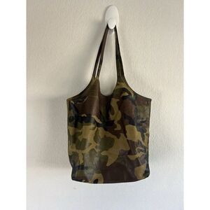 Streets Ahead Vintage Charlotte Pyramid Camo Print Leather Purse Slouchy Hobo
